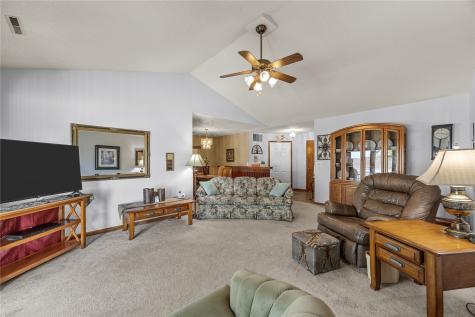 4545 Westchester Drive NE Cedar Rapids IA 52402