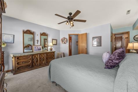 4545 Westchester Drive NE Cedar Rapids IA 52402
