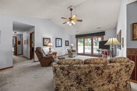 4545 Westchester Drive NE Cedar Rapids IA 52402