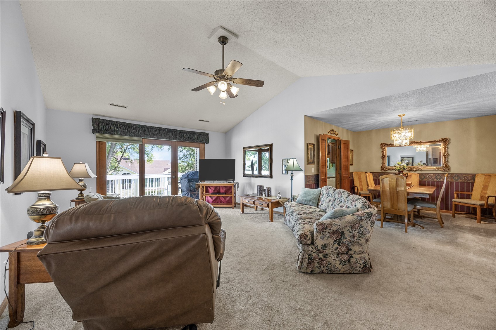 4545 Westchester Drive NE Cedar Rapids IA 52402