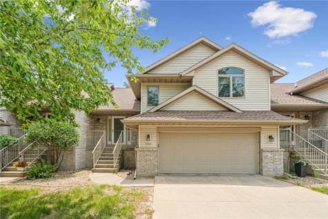 1037 Doubletree Court NE Cedar Rapids IA 52402