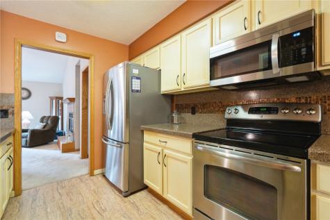 1037 Doubletree Court NE Cedar Rapids IA 52402