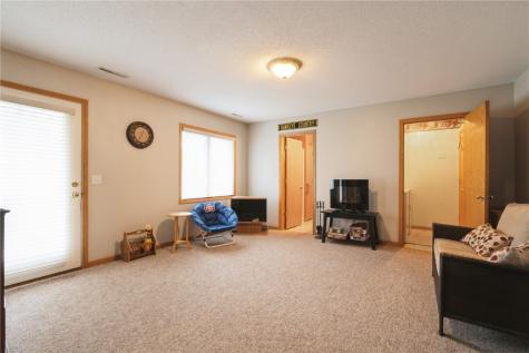 1037 Doubletree Court NE Cedar Rapids IA 52402
