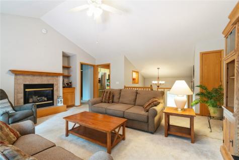 1037 Doubletree Court NE Cedar Rapids IA 52402