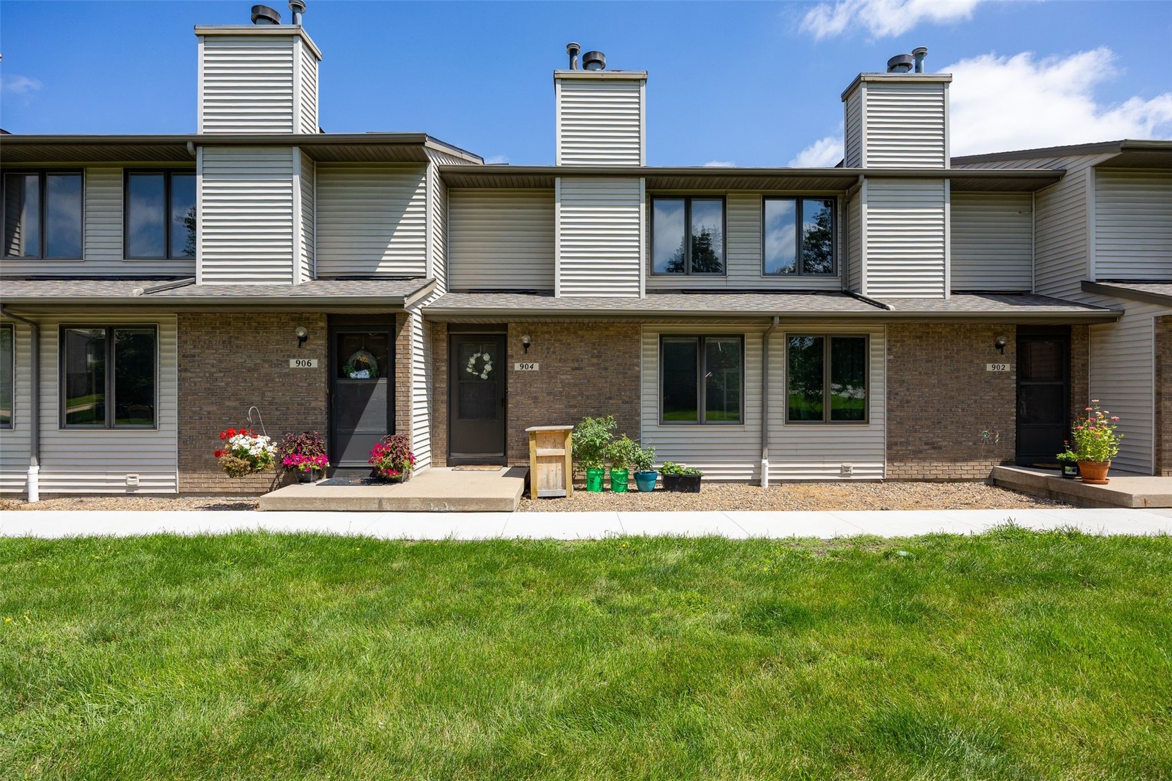 904 West Side Drive Iowa City IA 52246
