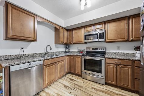 904 West Side Drive Iowa City IA 52246
