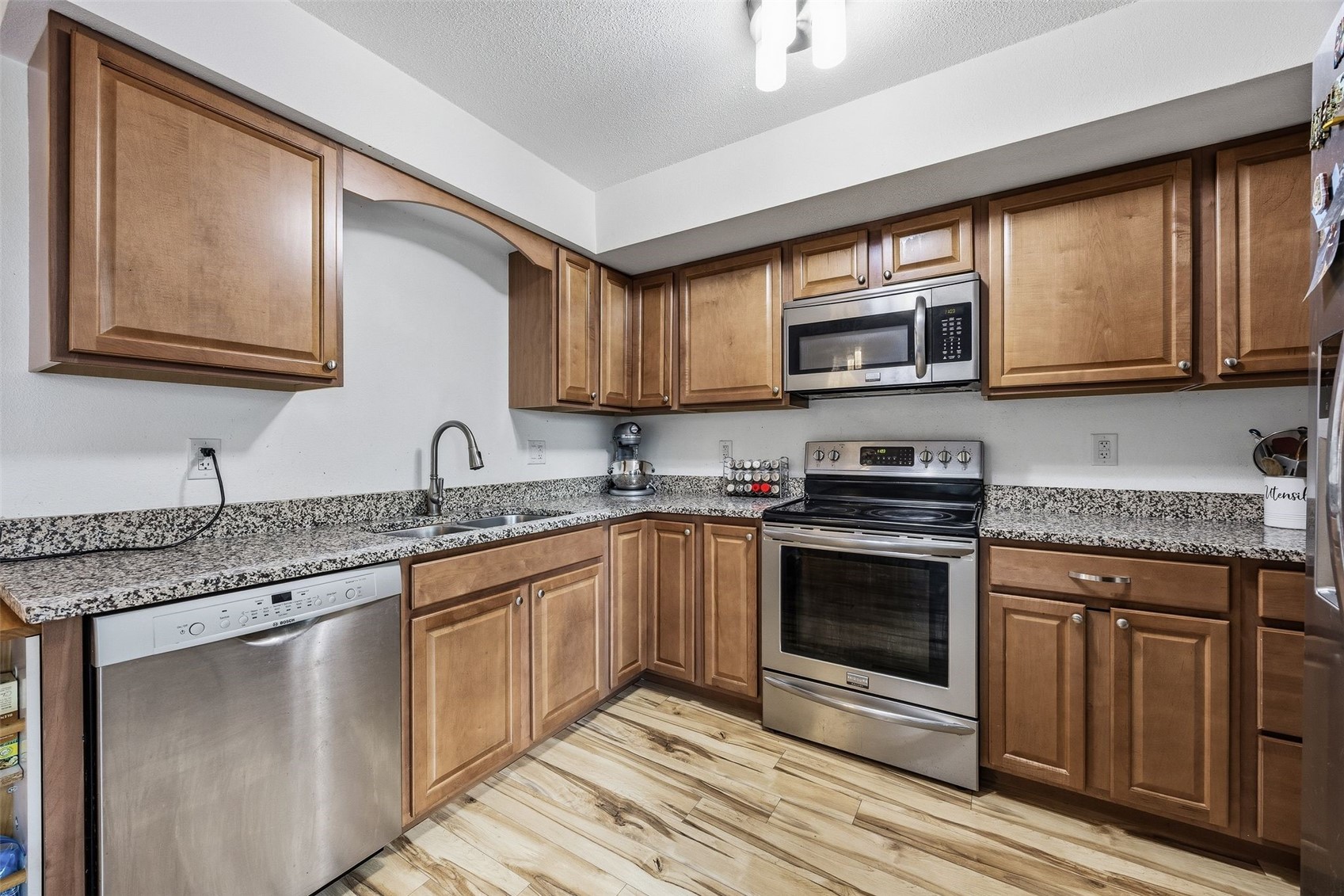 904 West Side Drive Iowa City IA 52246