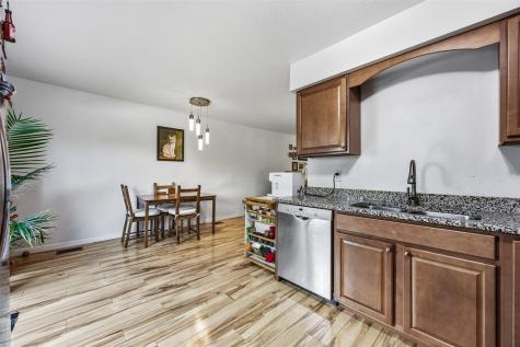 904 West Side Drive Iowa City IA 52246