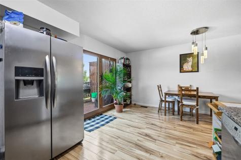 904 West Side Drive Iowa City IA 52246