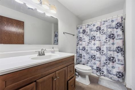 904 West Side Drive Iowa City IA 52246