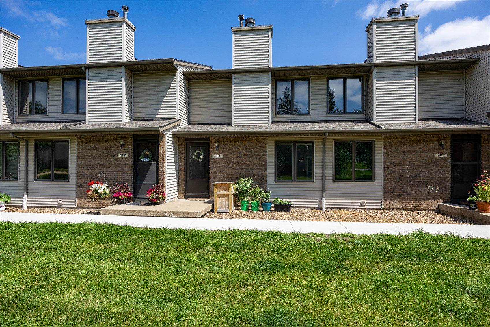 904 West Side Drive Iowa City IA 52246