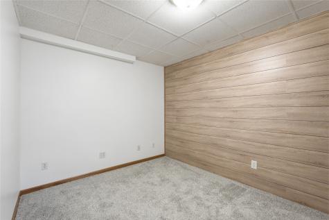 3415 Queen Drive SW Cedar Rapids IA 52404