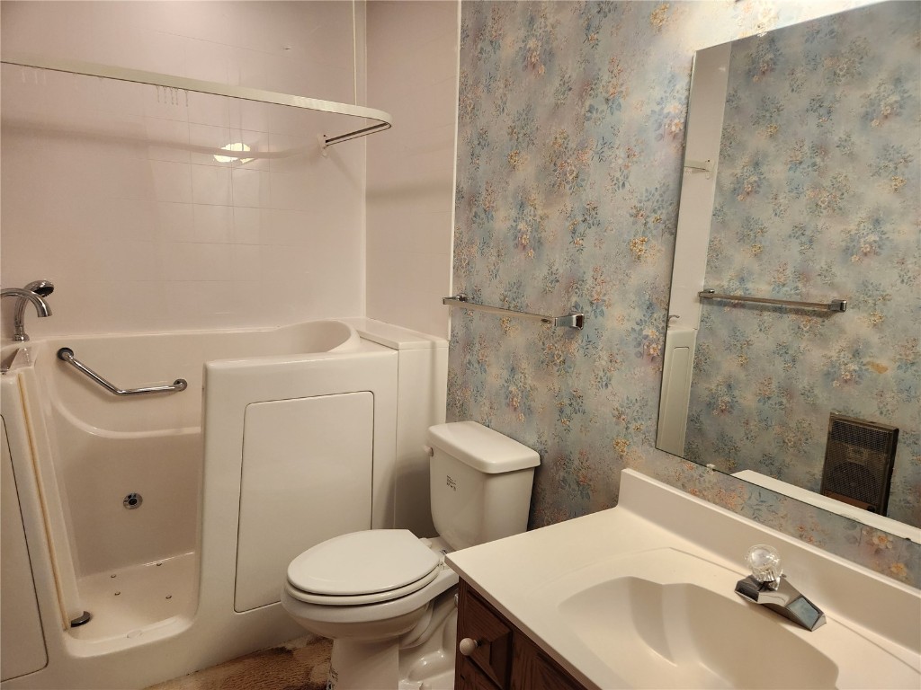 1585 Matterhorn Drive NE Cedar Rapids IA 52402