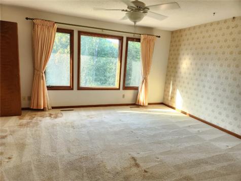 1585 Matterhorn Drive NE Cedar Rapids IA 52402