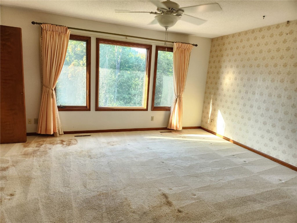 1585 Matterhorn Drive NE Cedar Rapids IA 52402