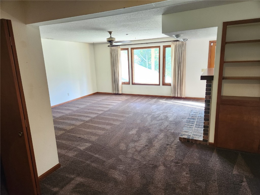 1585 Matterhorn Drive NE Cedar Rapids IA 52402