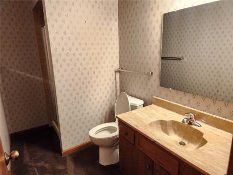 1585 Matterhorn Drive NE Cedar Rapids IA 52402