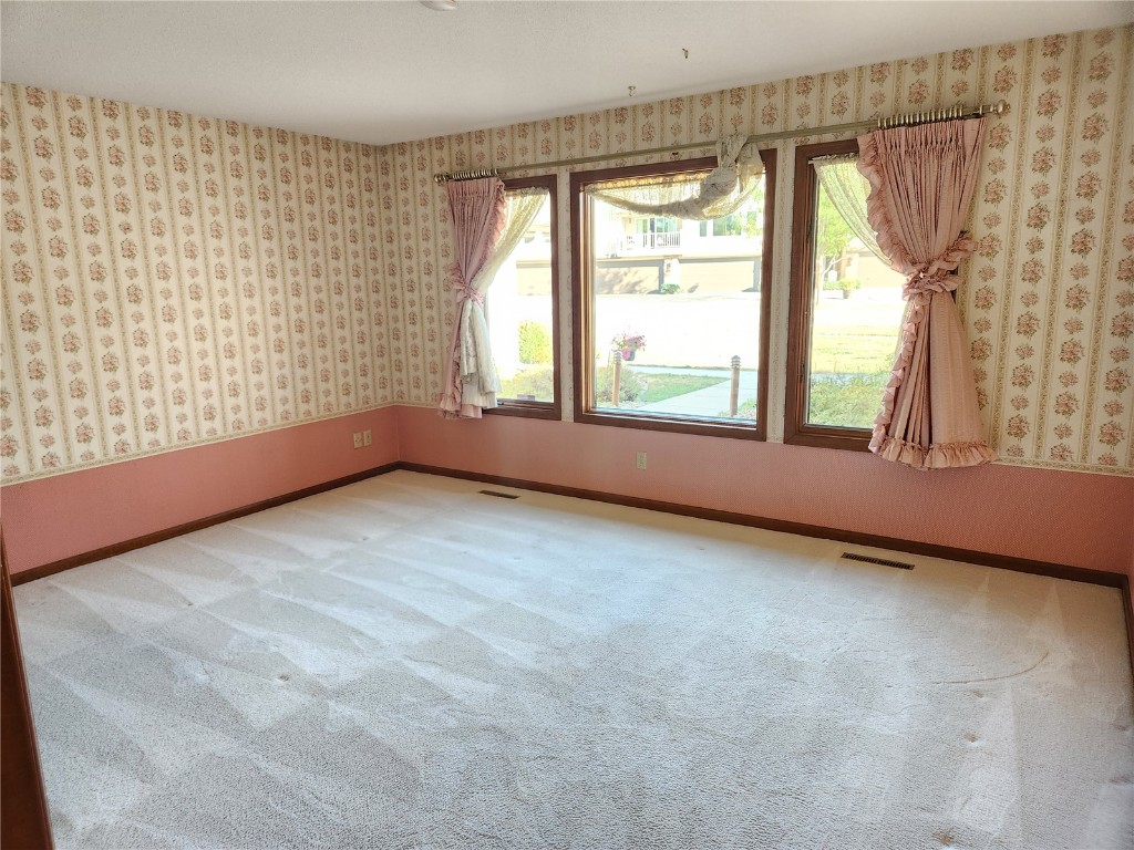 1585 Matterhorn Drive NE Cedar Rapids IA 52402