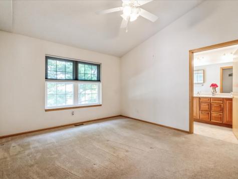 1658 Greens Way Court NE Cedar Rapids IA 52402