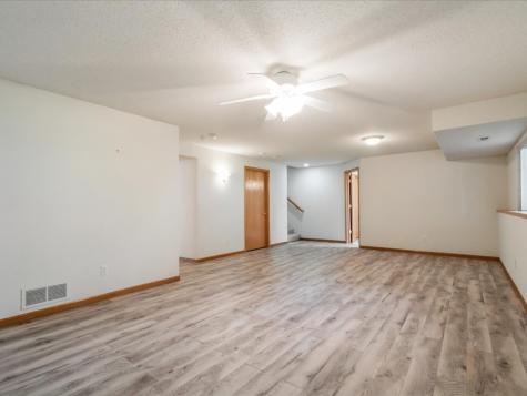 1658 Greens Way Court NE Cedar Rapids IA 52402