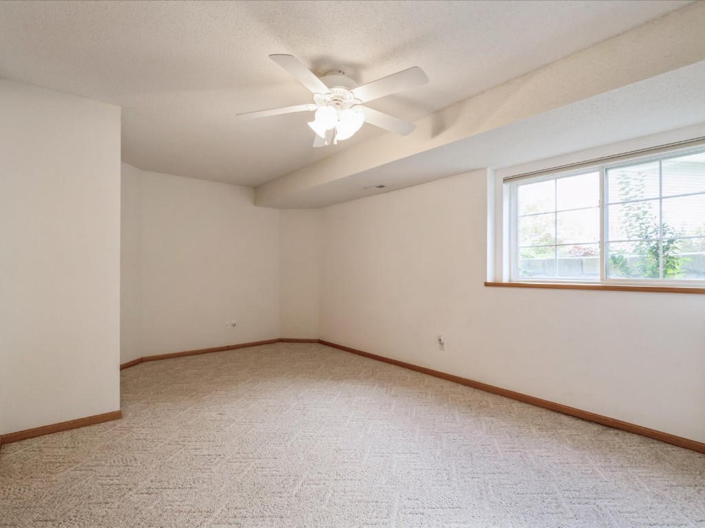 1658 Greens Way Court NE Cedar Rapids IA 52402