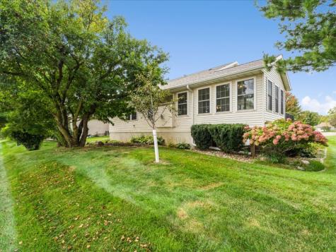 1658 Greens Way Court NE Cedar Rapids IA 52402