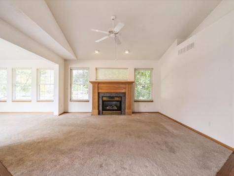 1658 Greens Way Court NE Cedar Rapids IA 52402