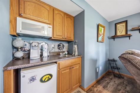 6610 Waterview Drive SW Cedar Rapids IA 52404