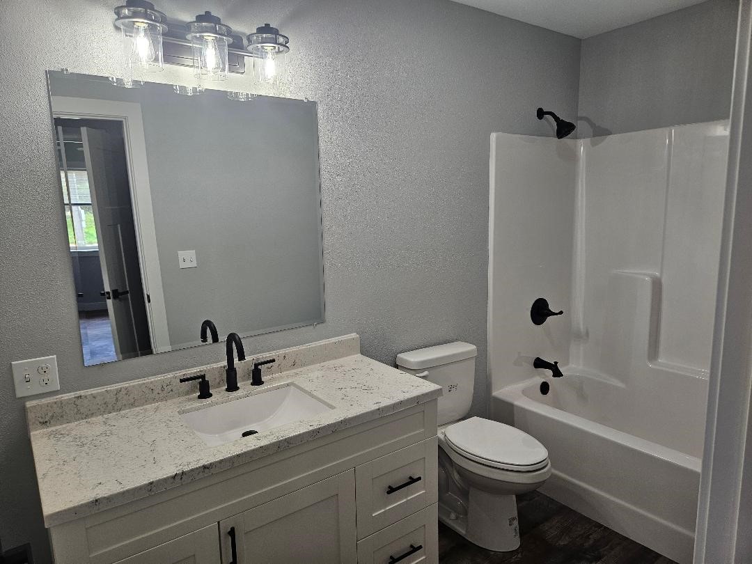1407 13th Avenue Belle Plaine IA 52208