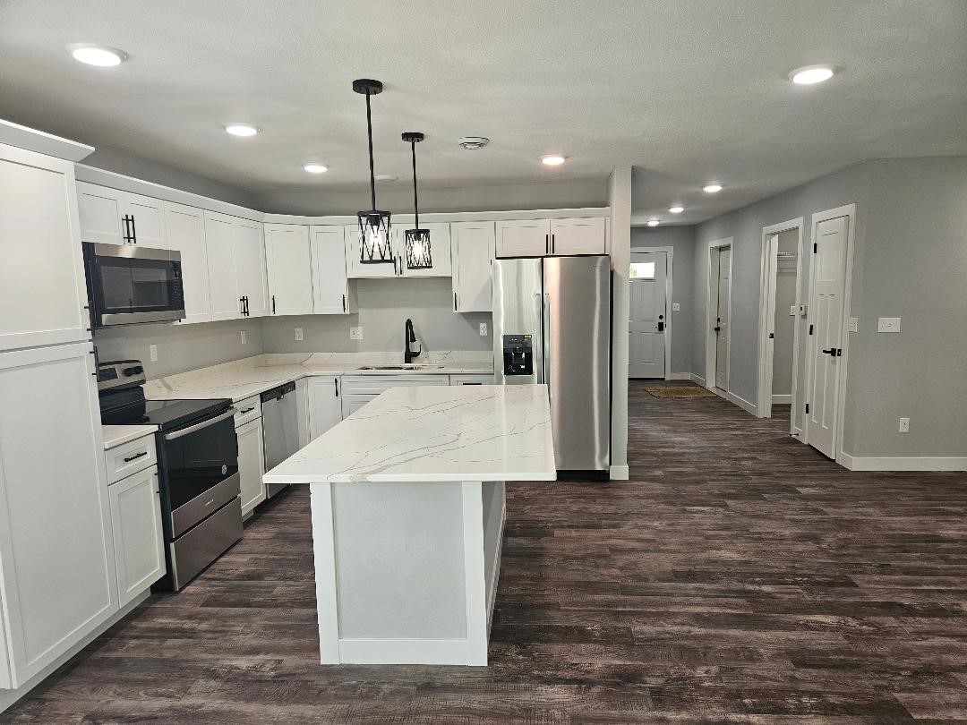 1407 13th Avenue Belle Plaine IA 52208