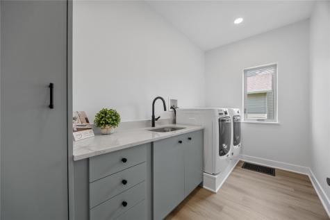 280 N Juniper Street North Liberty IA 52317