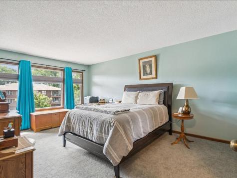 1724 Pikes Peak Court NE Cedar Rapids IA 52402