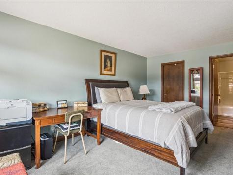1724 Pikes Peak Court NE Cedar Rapids IA 52402