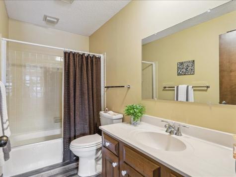 1724 Pikes Peak Court NE Cedar Rapids IA 52402
