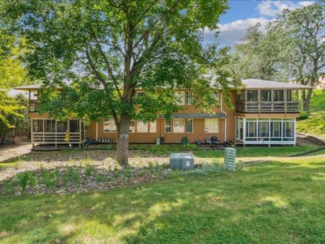 1724 Pikes Peak Court NE Cedar Rapids IA 52402