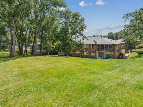 1724 Pikes Peak Court NE Cedar Rapids IA 52402