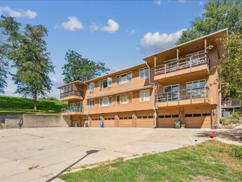 1724 Pikes Peak Court NE Cedar Rapids IA 52402