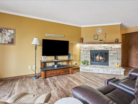 1724 Pikes Peak Court NE Cedar Rapids IA 52402