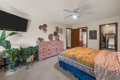 1709 Pikes Peak Court NE Cedar Rapids IA 52402