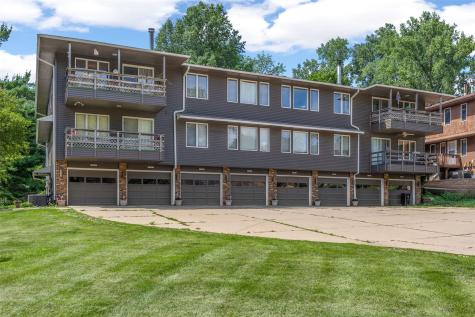 1709 Pikes Peak Court NE Cedar Rapids IA 52402