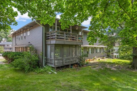 1709 Pikes Peak Court NE Cedar Rapids IA 52402