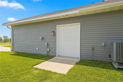 2086 Three Elms Park Road Independence IA 50644