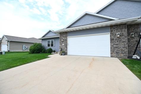544 Meadow Oak Circle Fairfax IA 52228