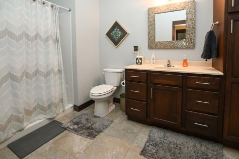 544 Meadow Oak Circle Fairfax IA 52228