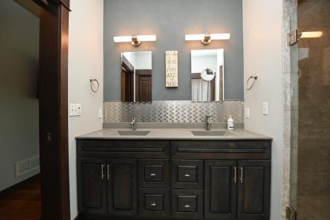 544 Meadow Oak Circle Fairfax IA 52228