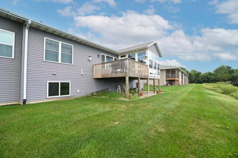 544 Meadow Oak Circle Fairfax IA 52228