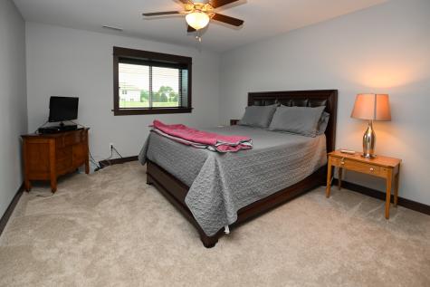 544 Meadow Oak Circle Fairfax IA 52228