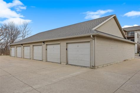 3130 Wilson SW Cedar Rapids IA 52404