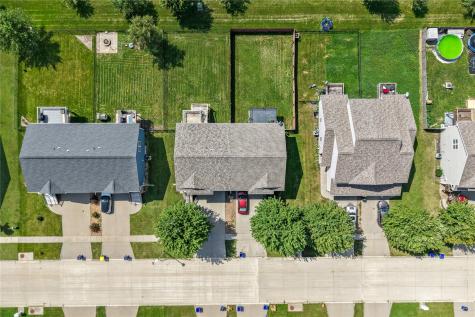 235 N Park Ridge Road North Liberty IA 52317
