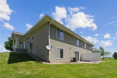 4423 Quail Trail Drive Marion IA 52302